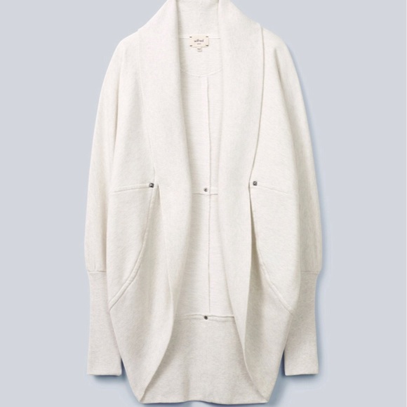 Aritzia Sweaters - ARITZIA DIDEROT SWEATER CARDIGAN CREAM